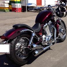 Suzuki vs 1400 intruder