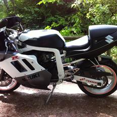 Suzuki GSX-R750