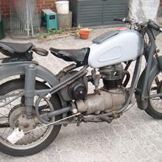 BMW R26