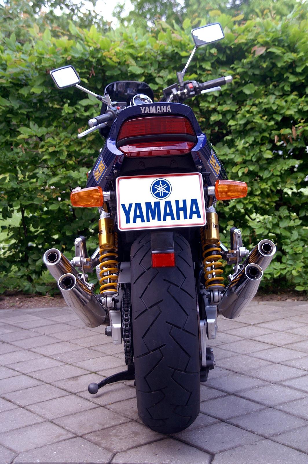 Yamaha XJR 1300 - Laserpotterne gir' cyklen en fræk røv. billede 10
