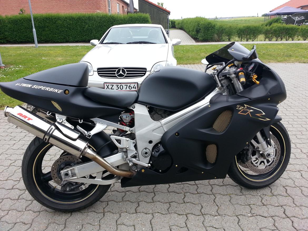 Suzuki TL1000R (Black Beast) - solgt! billede 2