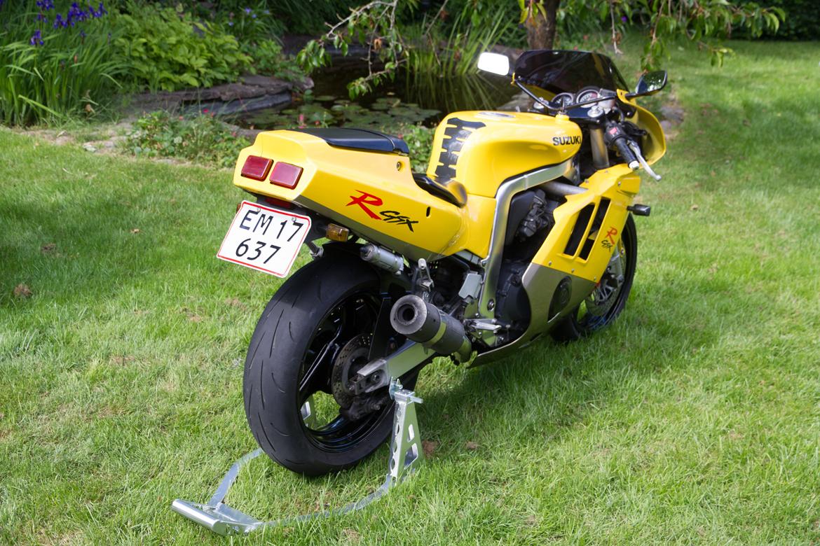 Suzuki GSX-R 400 R billede 1