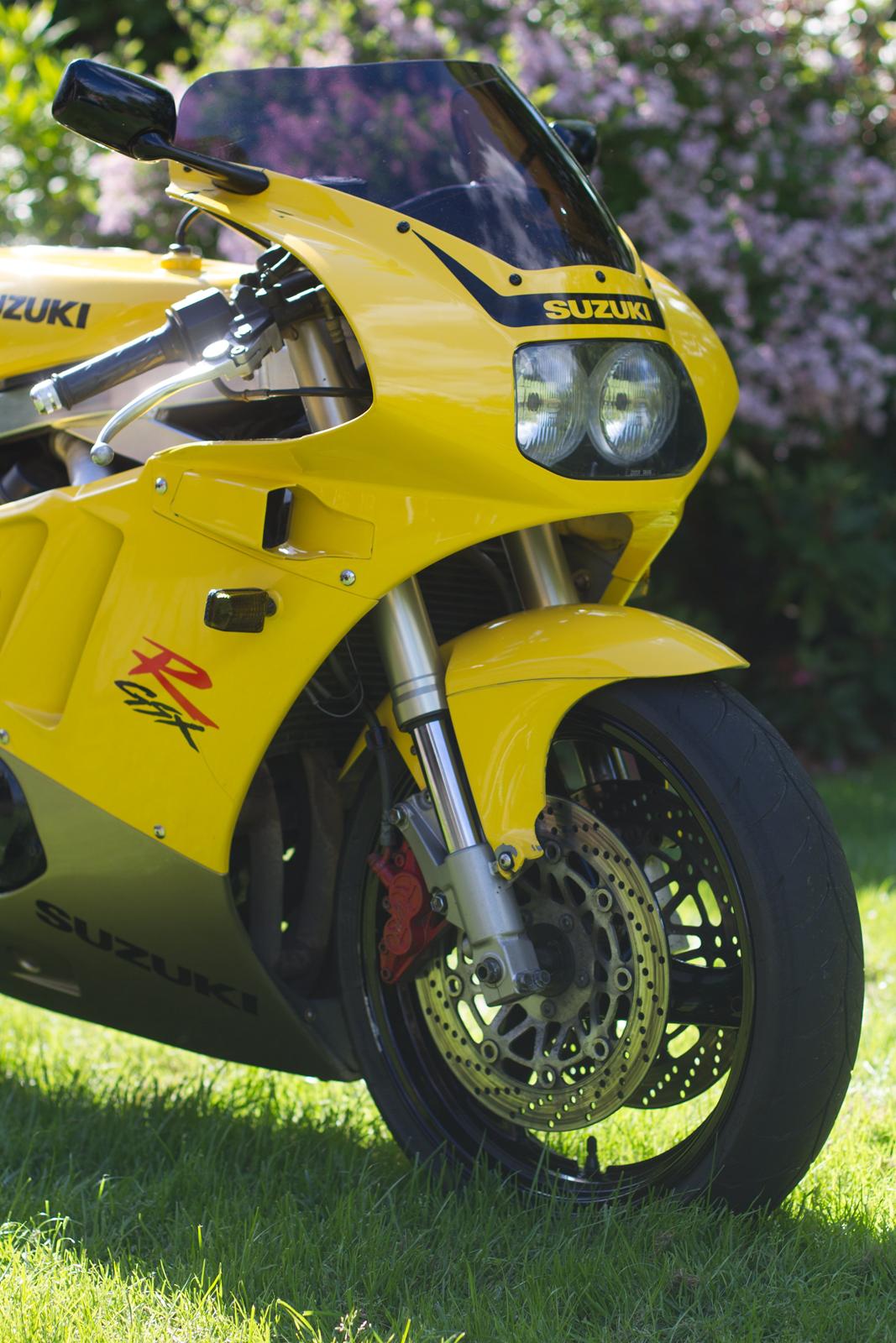 Suzuki GSX-R 400 R billede 4