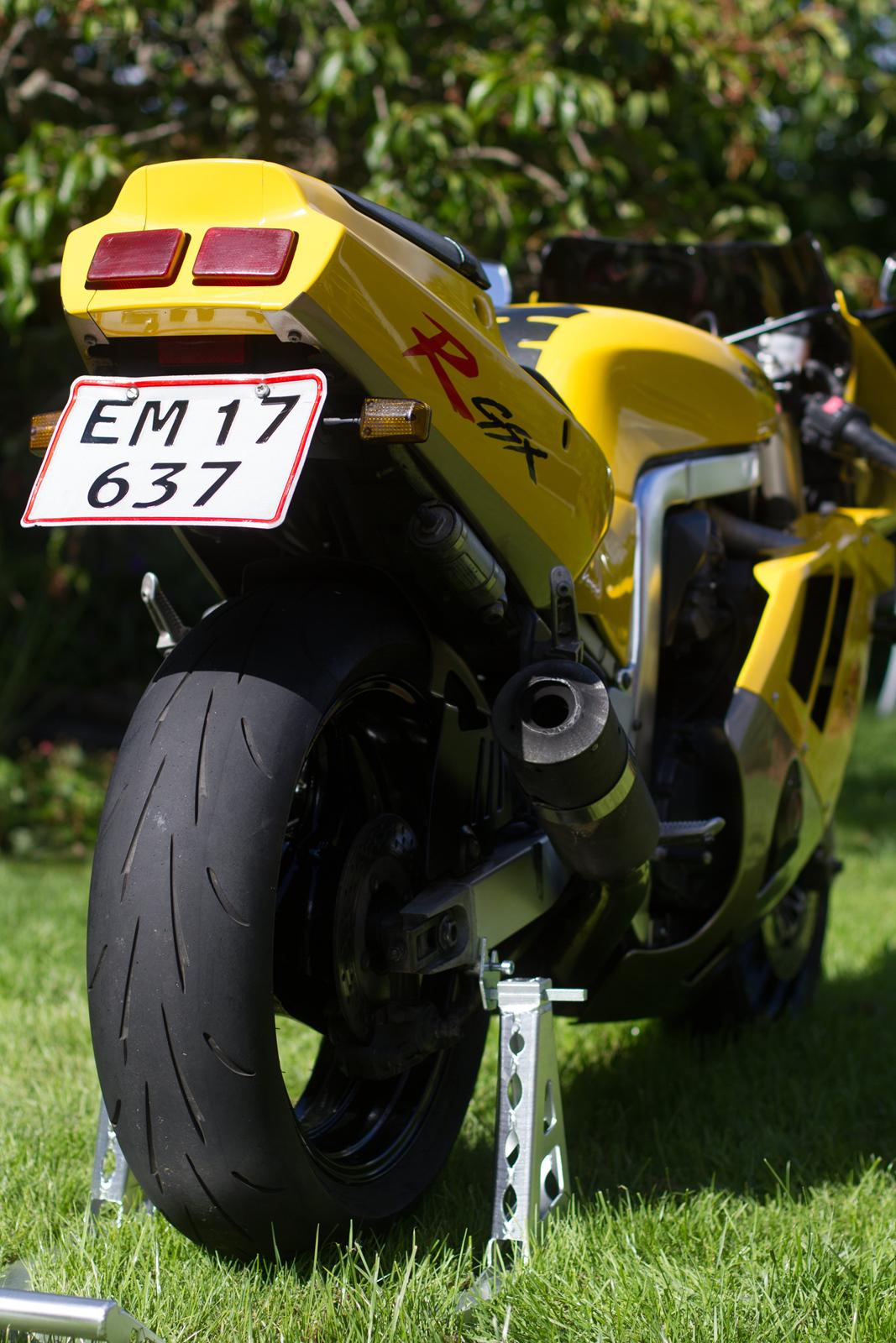 Suzuki GSX-R 400 R billede 3