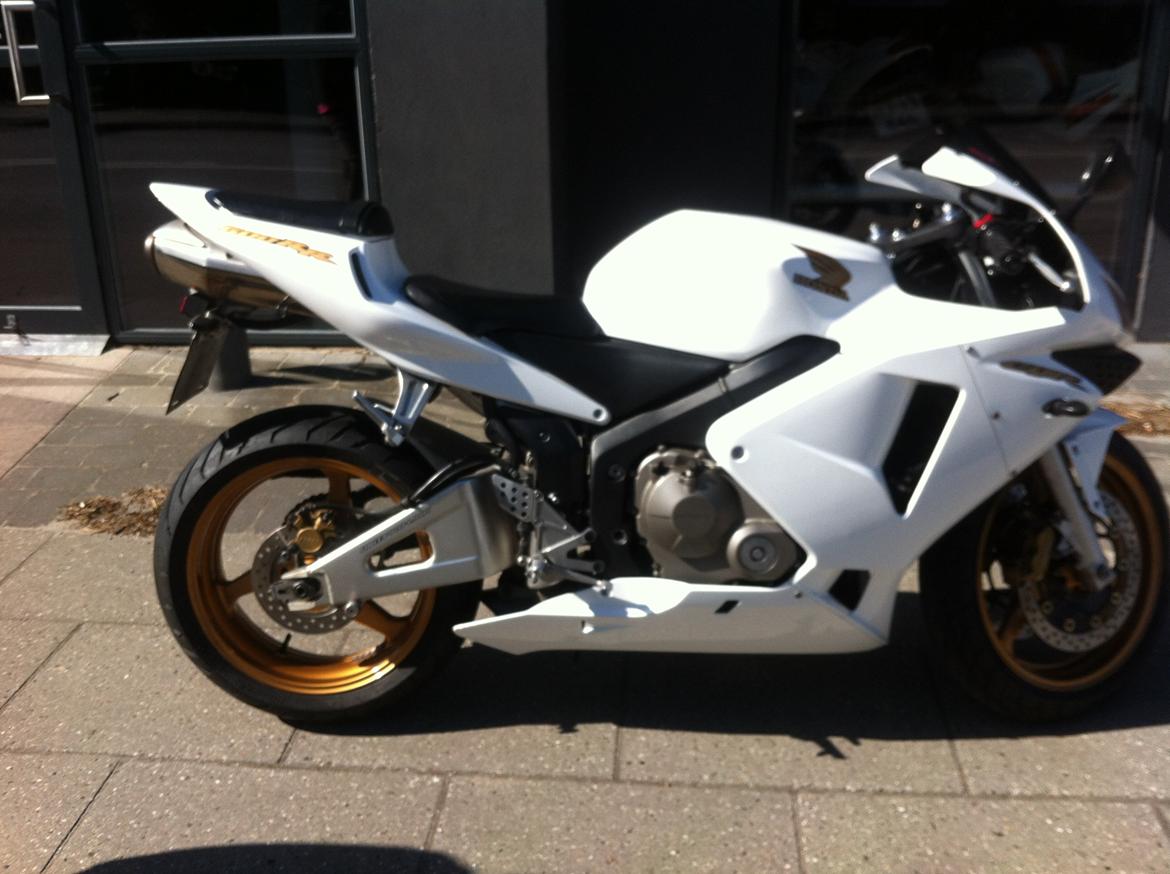 Honda CBR 600 RR billede 2