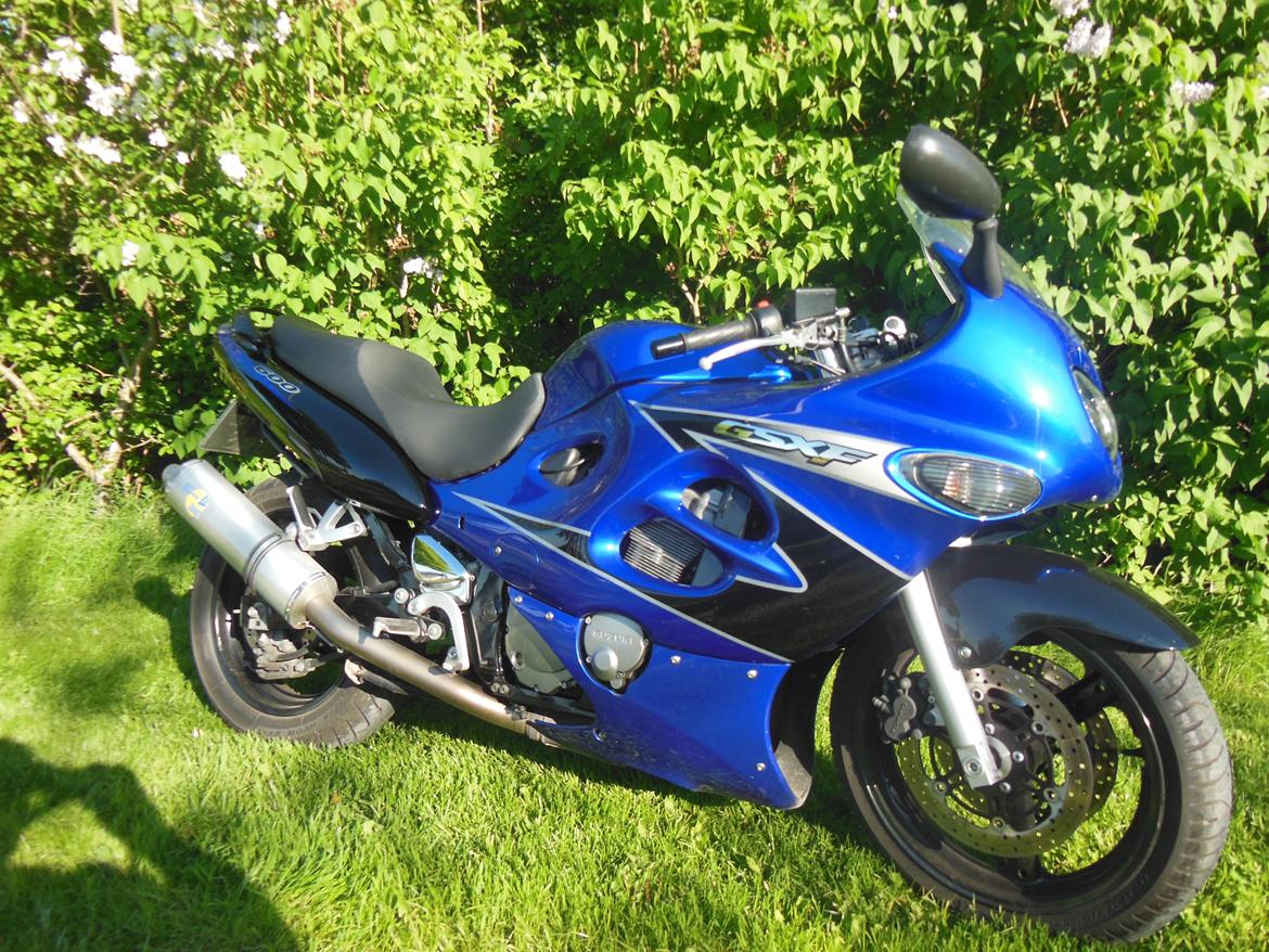 Suzuki GSX 600 F billede 1