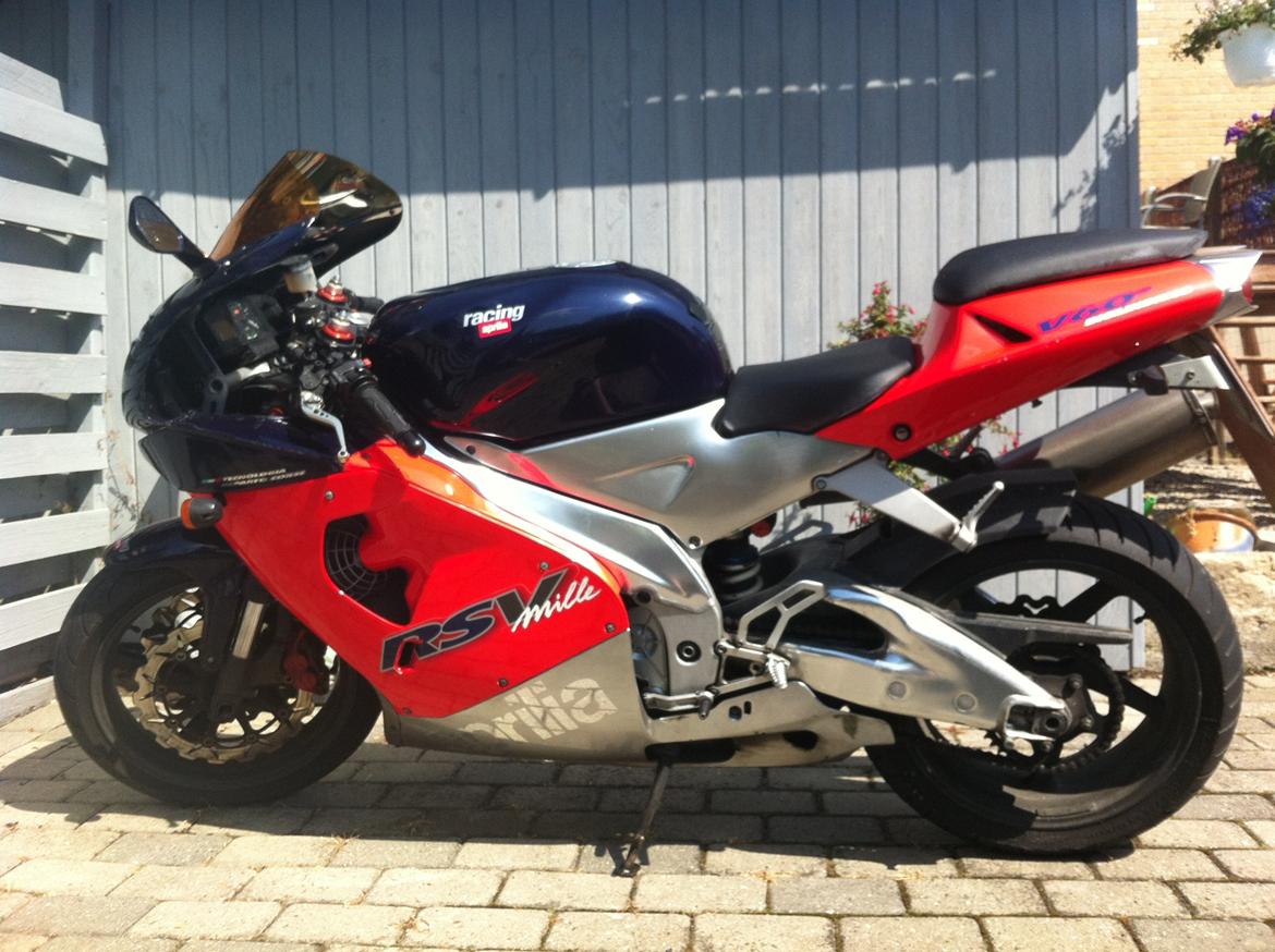 Aprilia rsv mille billede 1