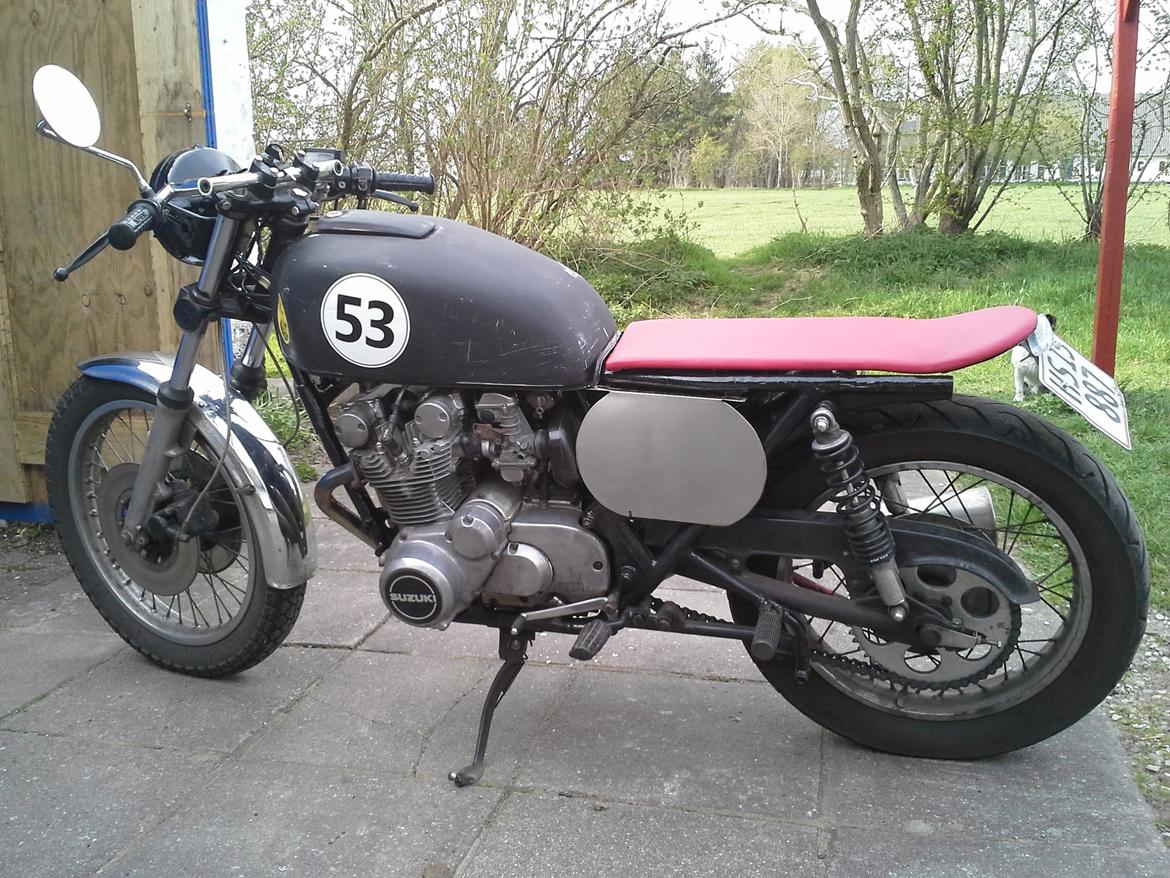 Suzuki GS550  (cafe/rat) solgt billede 1