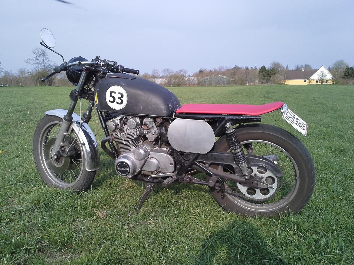 Suzuki GS550  (cafe/rat) solgt billede 5