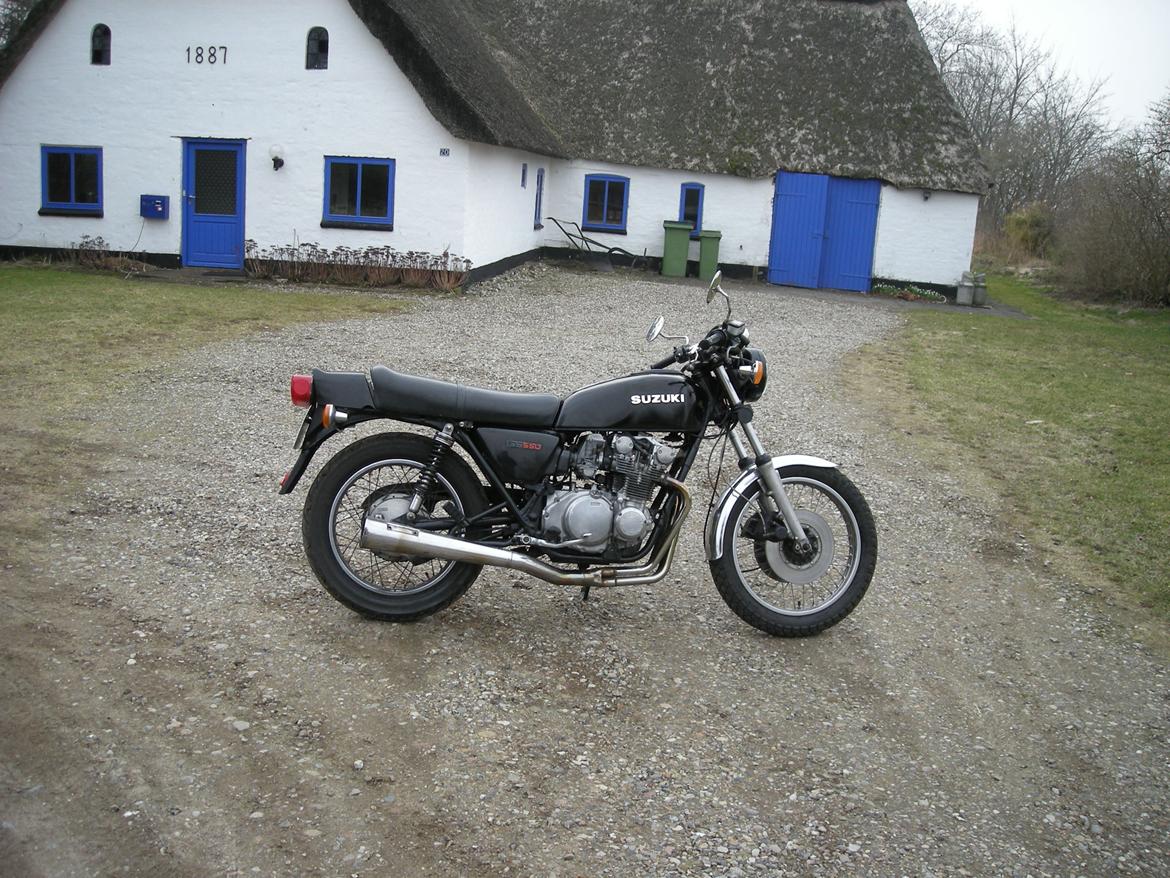 Suzuki GS550  (cafe/rat) solgt billede 15