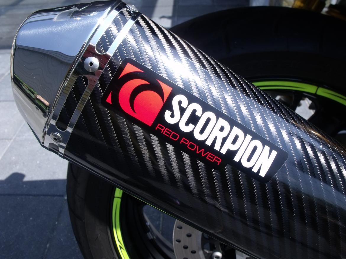 Yamaha XJR 1300 - Scorpion potte , vægt ca 1 kg . 5 kilo lettere end den originale skorsten . billede 15