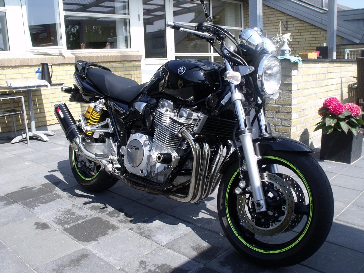 Yamaha XJR 1300 - Klassiske former som en superbike da jeg var ung. billede 4