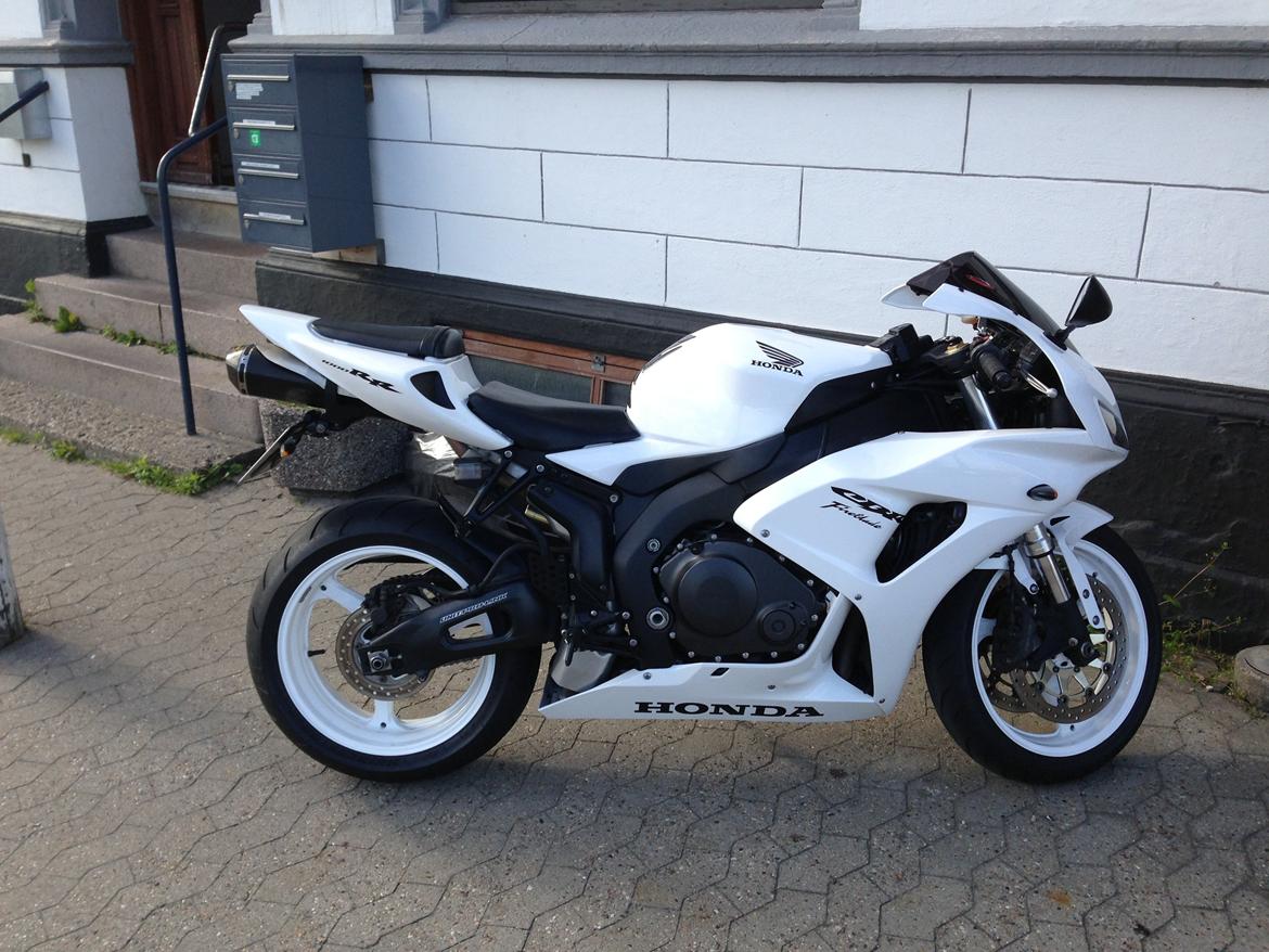 Honda Cbr 1000 rr fireblade  billede 2