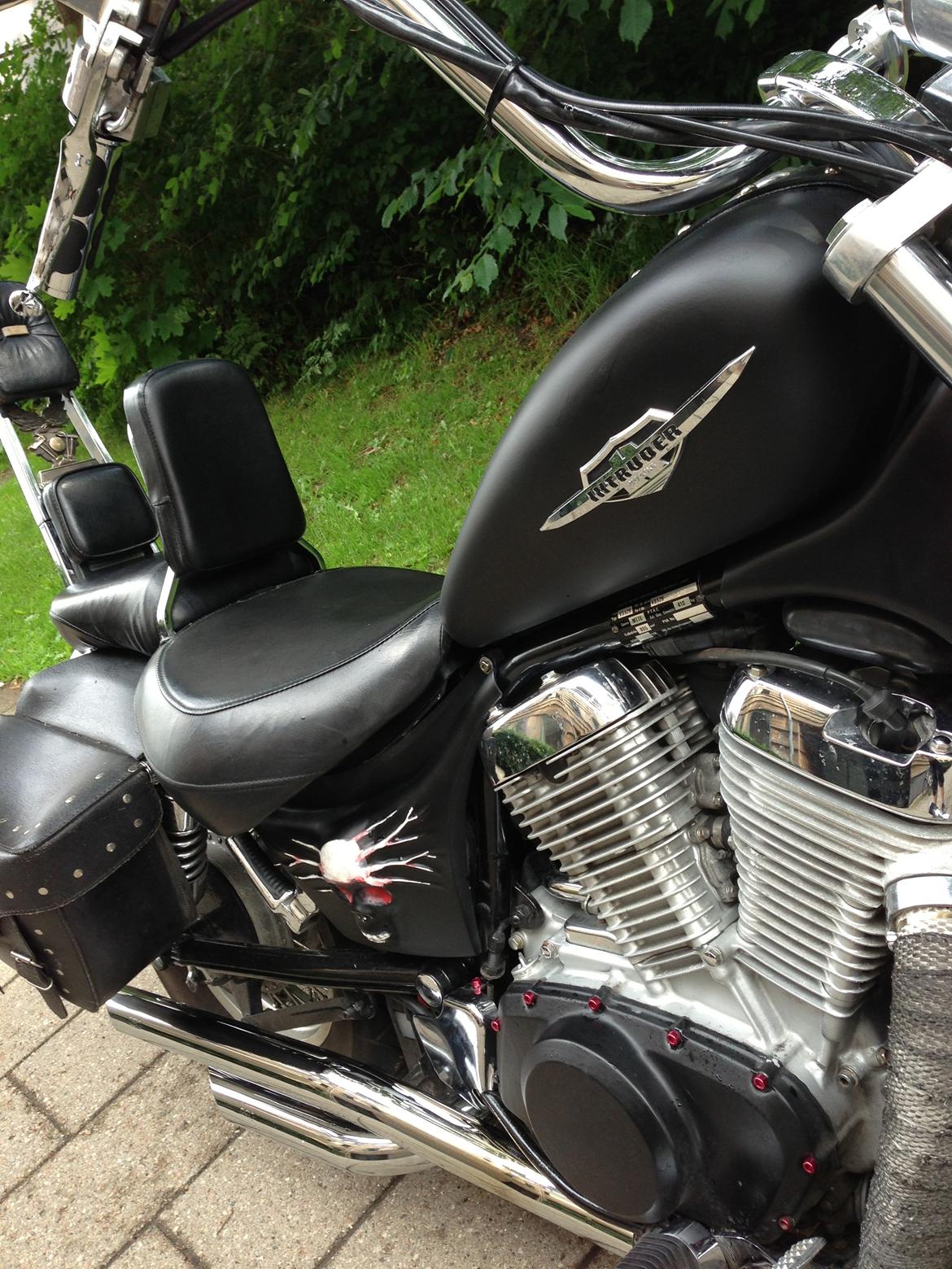 Suzuki Intruder VS800 billede 2