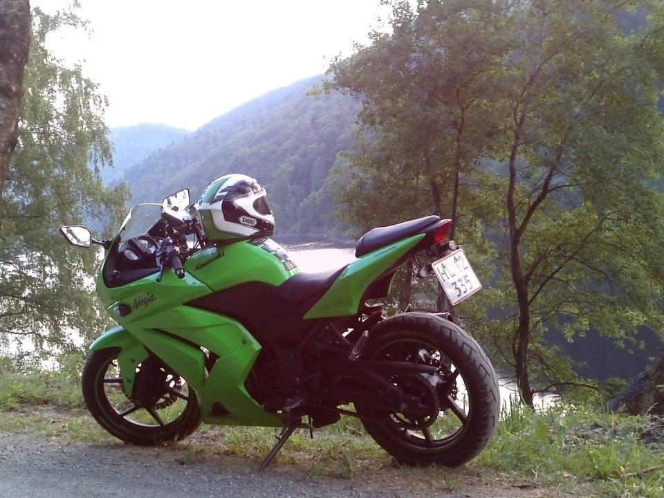 Kawasaki Ninja 250r - Smuk natur blandet med smuk design, pænere bliver det ikke. billede 2