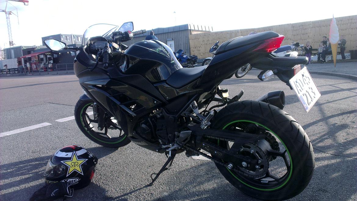 Kawasaki Ninja 300 ABS billede 3