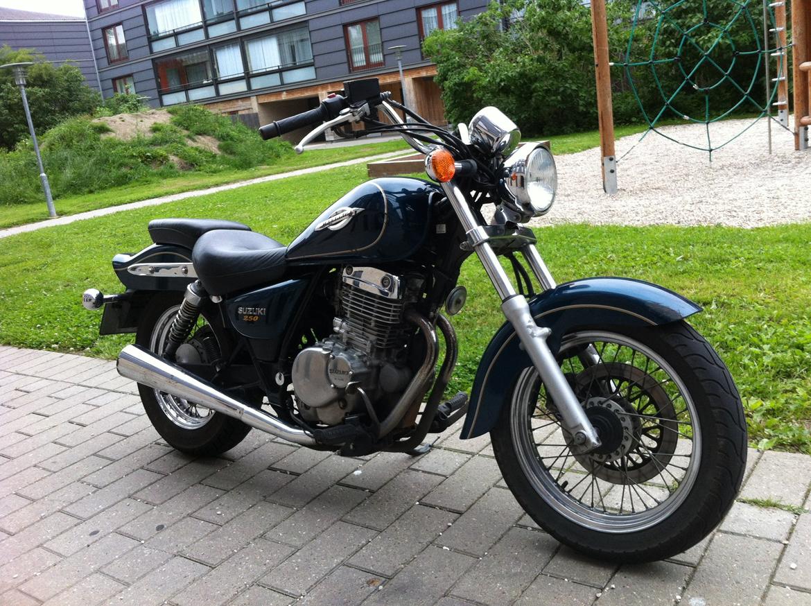 Suzuki GZ 250 Marauder billede 1