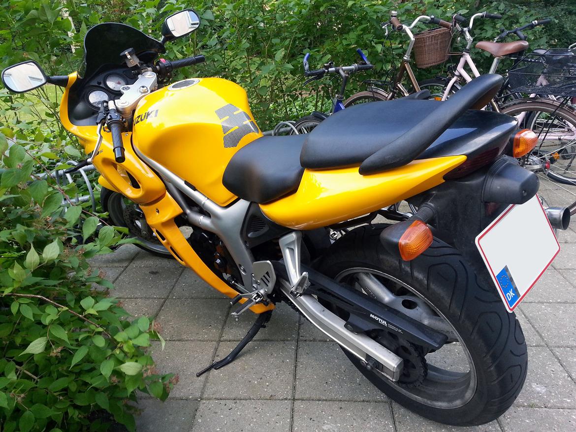 Suzuki SV 650 S - Fin stil, synes jeg. Kan godt lide den gule farve. billede 5