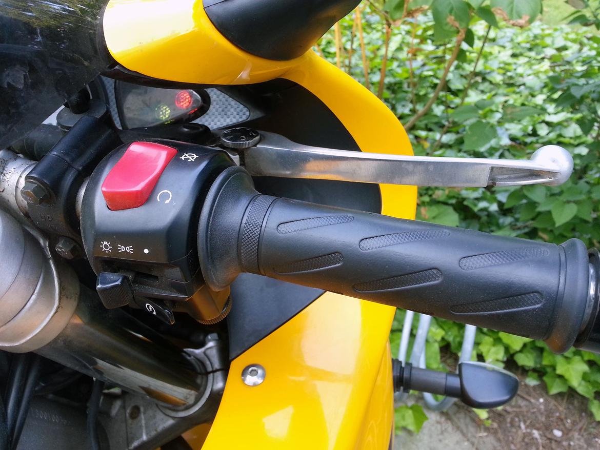 Suzuki SV 650 S - Ikke meget slid på håndtagene. billede 7