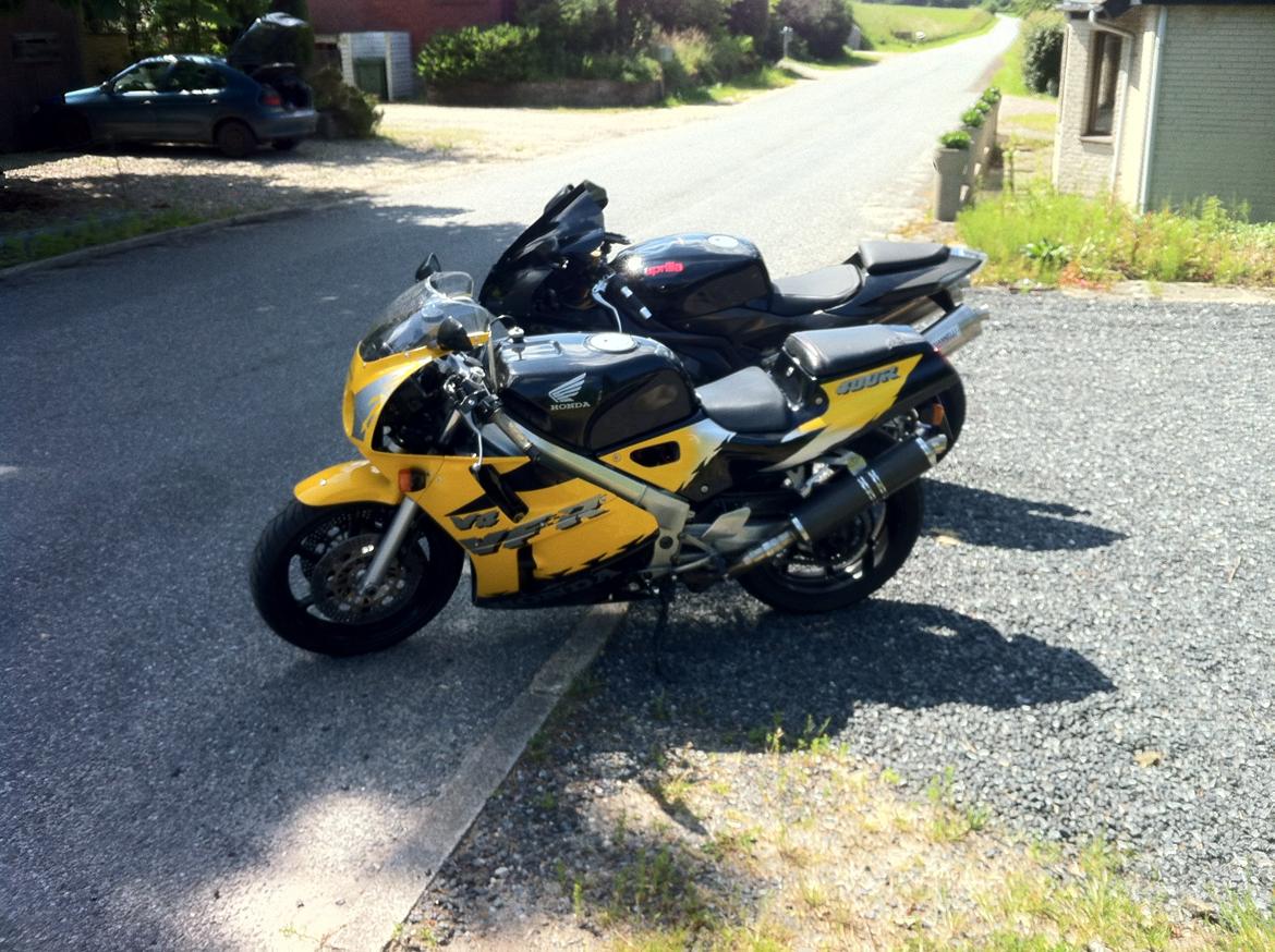 Honda VFR 400 R NC30 billede 5