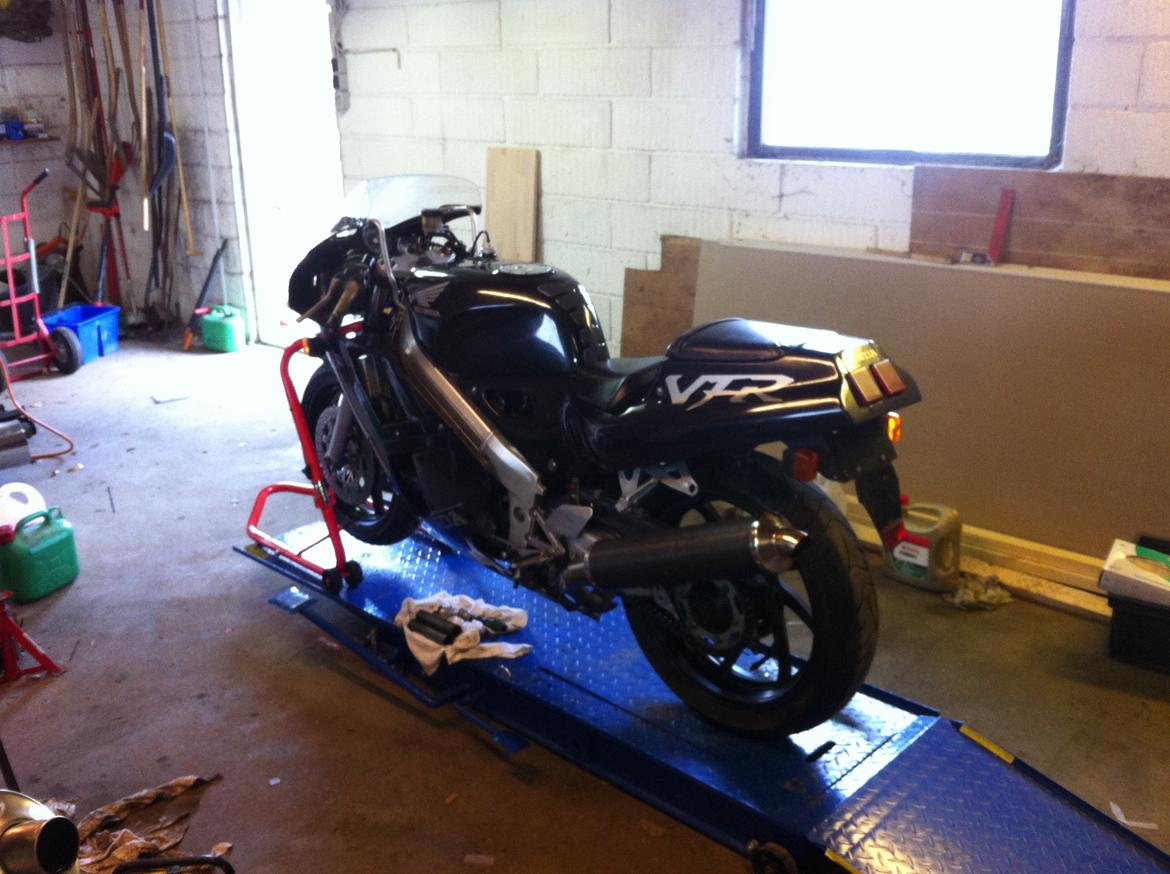 Honda VFR 400 R NC30 - udsende ved køb billede 11