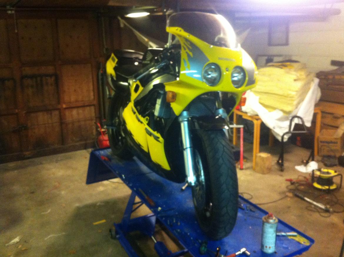 Honda VFR 400 R NC30 - igang med at samle  billede 8