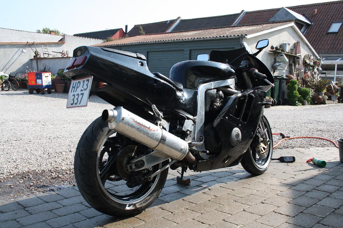 Suzuki GSX R 400 R billede 7