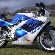 Suzuki GSX-R 400R SOLGT