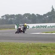 Aprilia RSV 1000 R Factory