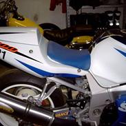 Suzuki gsxr 600