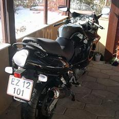 Suzuki gsx 600f solgt