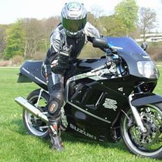 Suzuki GSX R 750 "gixxer"(SOLGT)