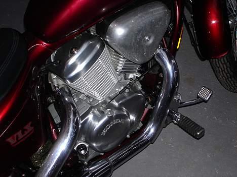 Honda shadow VLX 600 - close up af Rubien billede 4