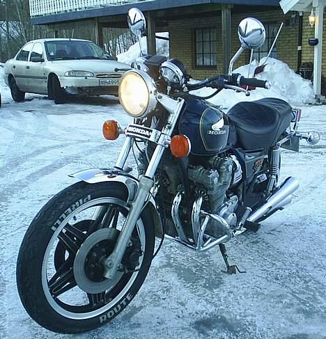 Honda CB 750 C - Min deilige cykel og min brors "bil" billede 3