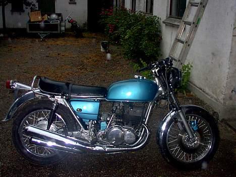 Suzuki GT 550 - efter jeg have lavet lidt ved den ...  billede 1