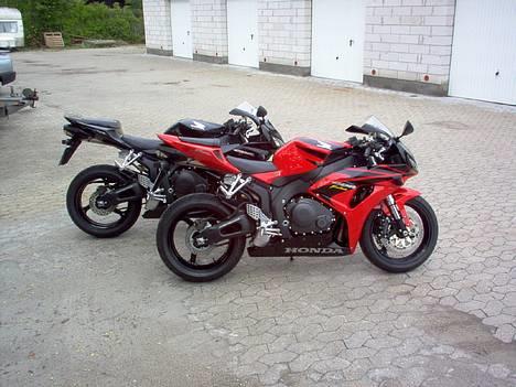 Honda CBR 1000 RR Fireblade - Ja sådan går det når man få lov til at få en  prøvetur kærstens cyklen. vuppti så har man en selv  billede 1