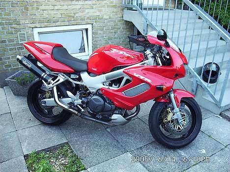 Honda VTR 1000 Fire storm billede 5