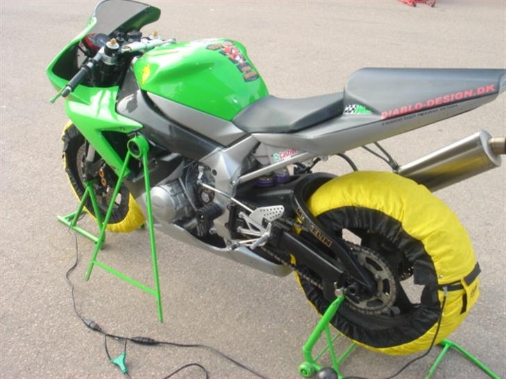 Yamaha YZF-R1 billede 1