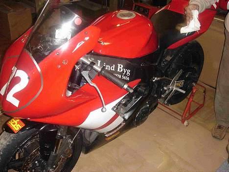 Yamaha YZF-R1 - Hentet ud af en kostald i det mørke jylland. billede 6