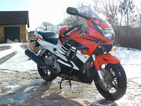 Honda CBR600F F3 billede 2