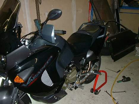 Honda XL 1000 Varadero - Det ser godt ud med alt det polerede,ikk???? billede 15