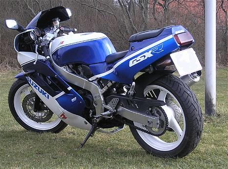 Suzuki GSX-R 400R SOLGT billede 4