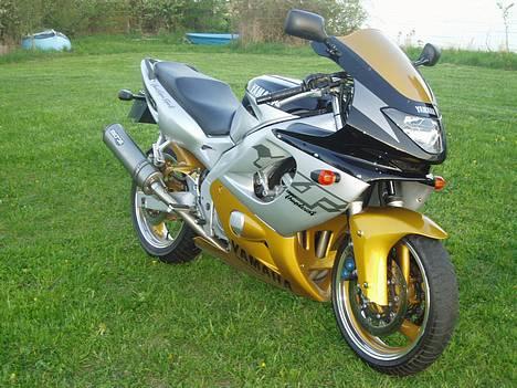 Yamaha YZF 600 R ( SOLGT ) - MIN PIGE billede 1