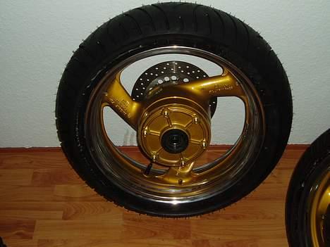 Yamaha YZF 600 R ( SOLGT ) - Sikke en forskel. Standard mat sort... billede 3