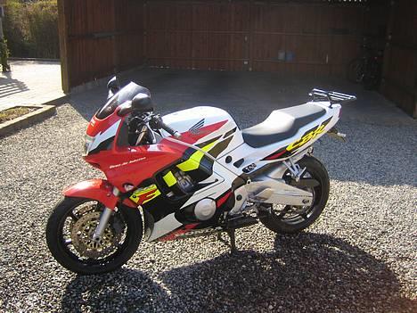 Honda cbr 600 f3 billede 1