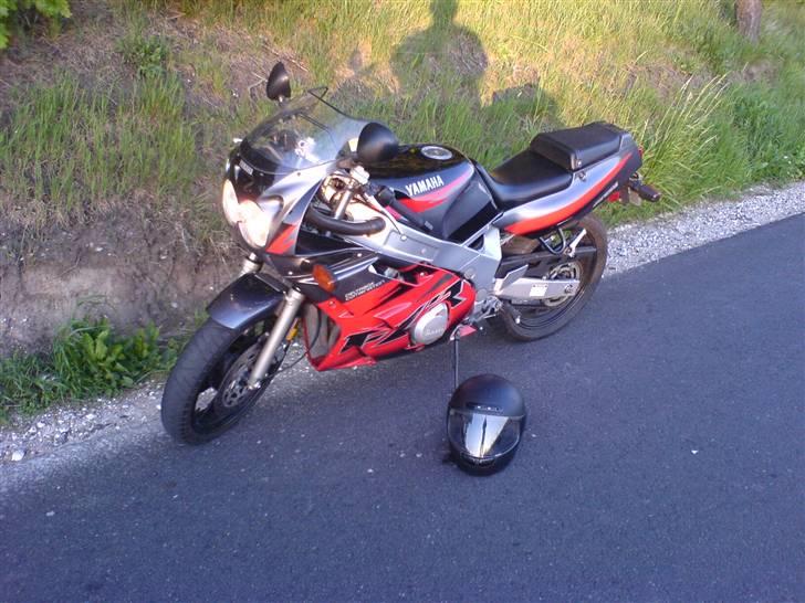 Yamaha FZR 600 US - Solgt billede 1