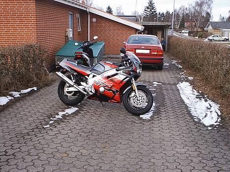 Yamaha FZR 600 US - Solgt billede 3