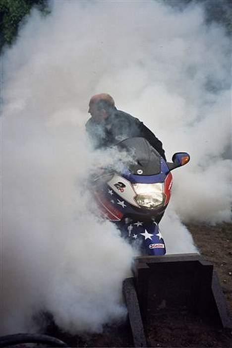 Honda CBR 1100 XX Blackbird billede 3