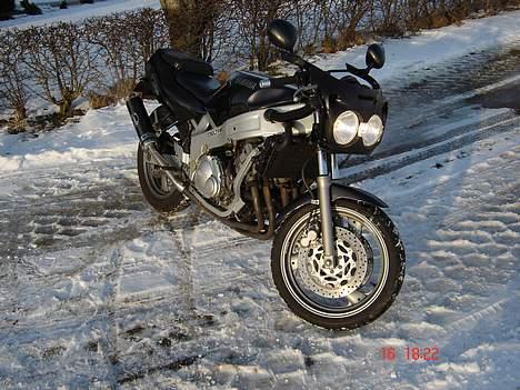 Yamaha Fzr 600 billede 7