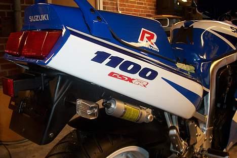 Suzuki gsx 1100 R - nyt r logo mont billede 8